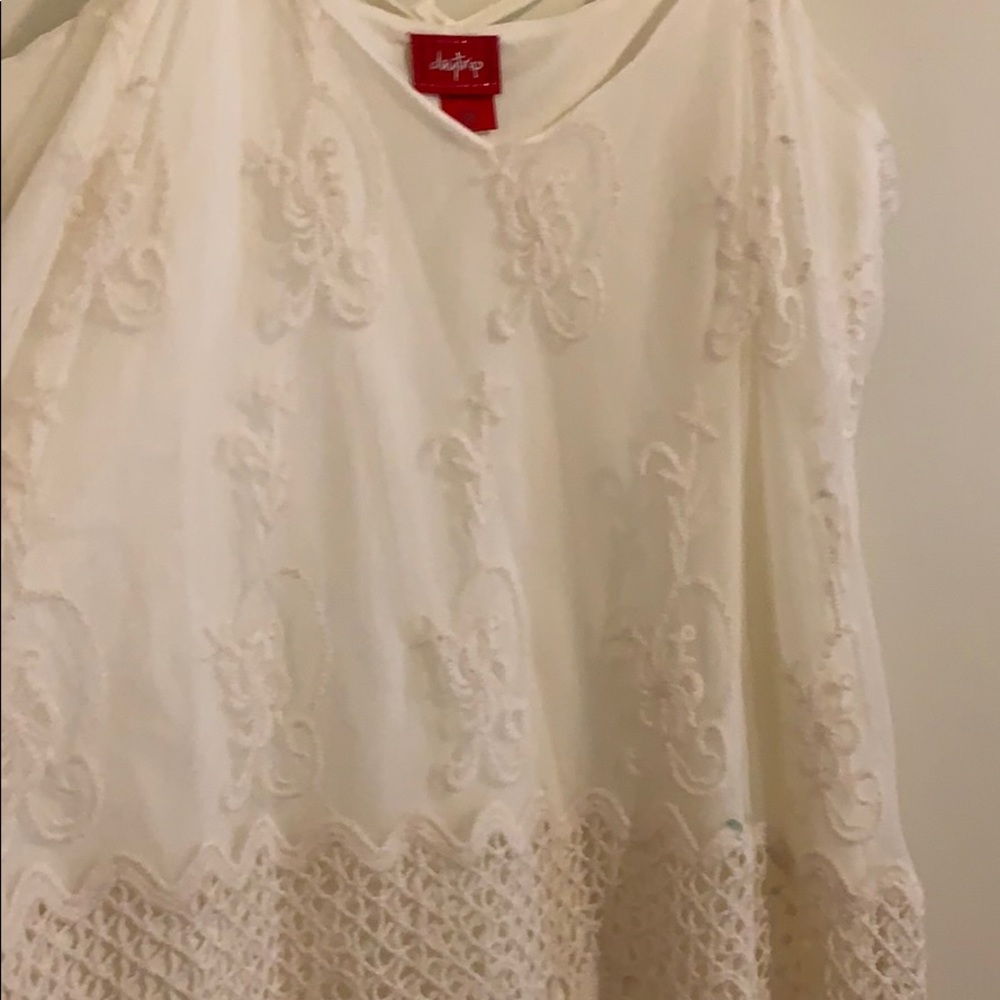 Daytrip Embroidered Tank - Picture 2 of 3